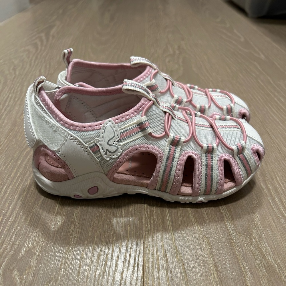 Geox whinberry sneaker sandal pink and white little kids size 31 (US size 12.5)
